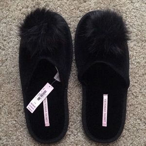 NWT Victoria’s Secret Slippers SOLD OUT ONLINE